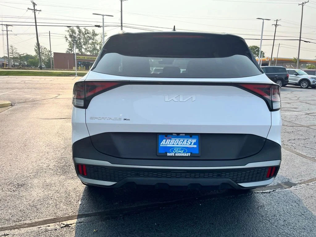 Used 2024 White Kia X-Pro Prestige image 5