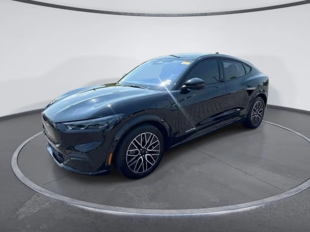 Used 2024 Black Ford Premium image 3
