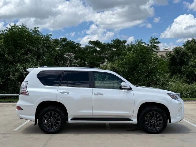 Used 2023 White Lexus 460 image 7