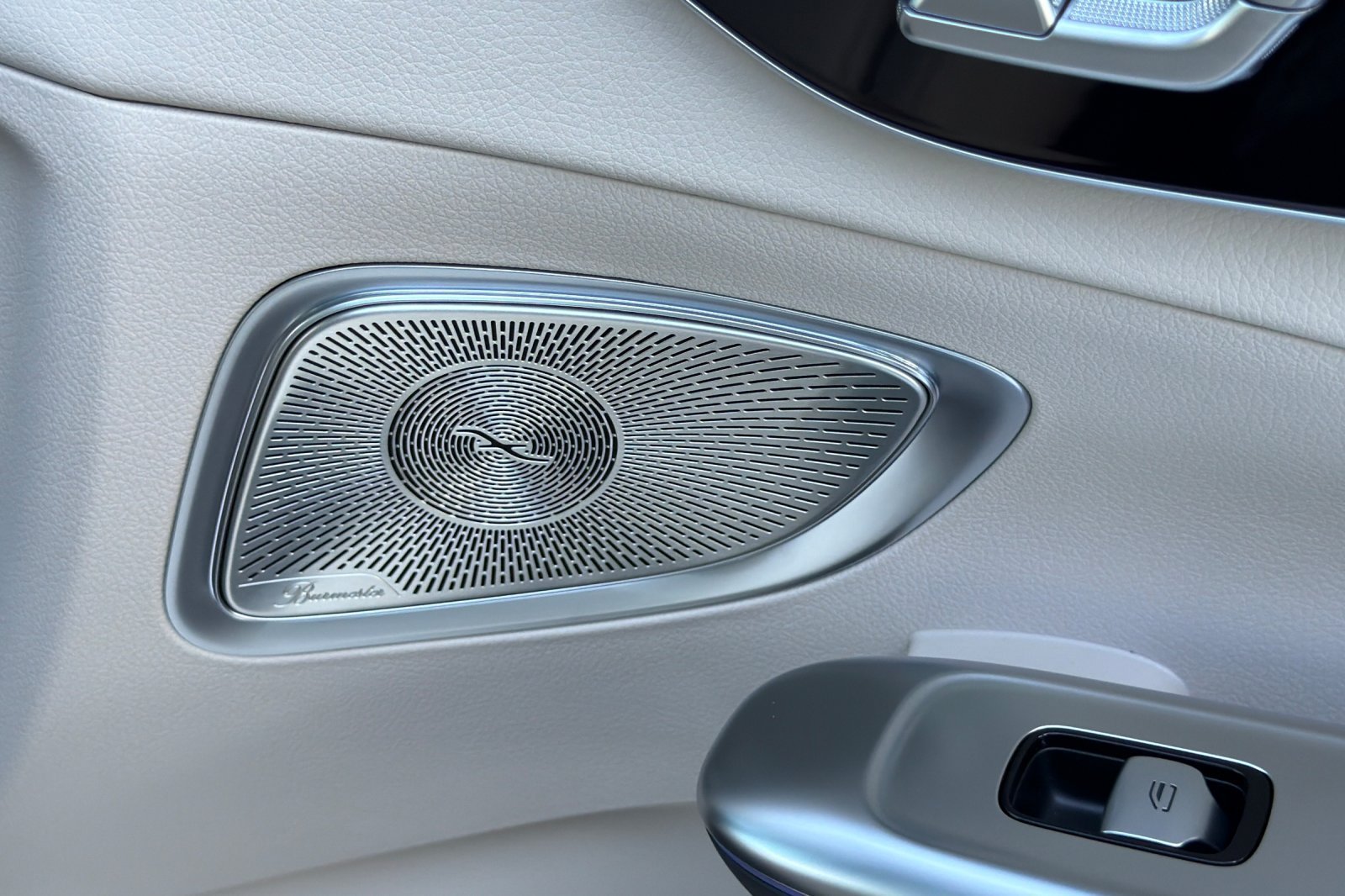 New 2026 Polar White Mercedes-Benz C 300 image 6