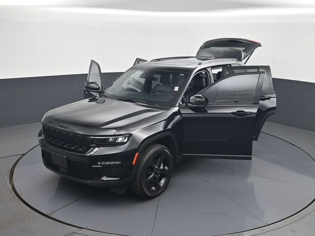 Used 2025 Black Jeep Limited 4x4 image 30