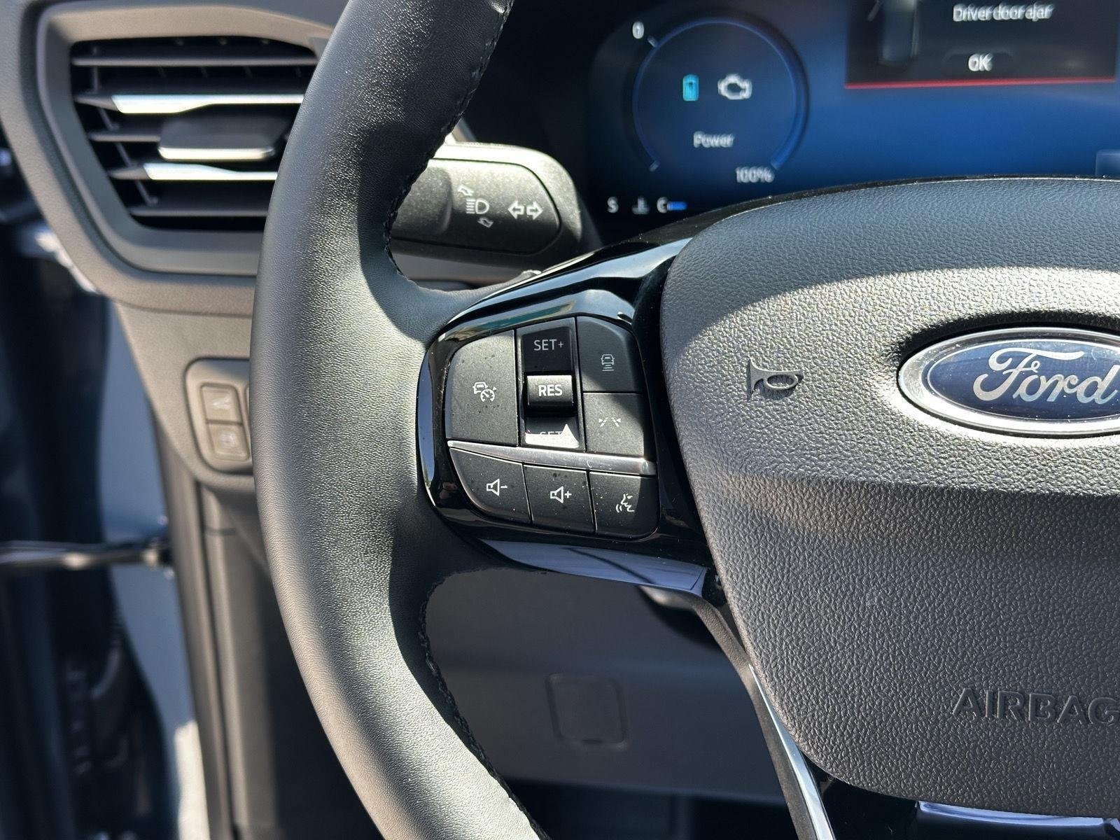 Used 2025 Vapor Blue Ford Platinum image 12