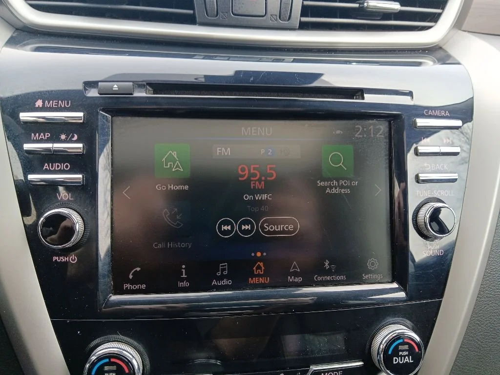 Used 2020 Pearl White Tricoat Nissan Platinum image 22