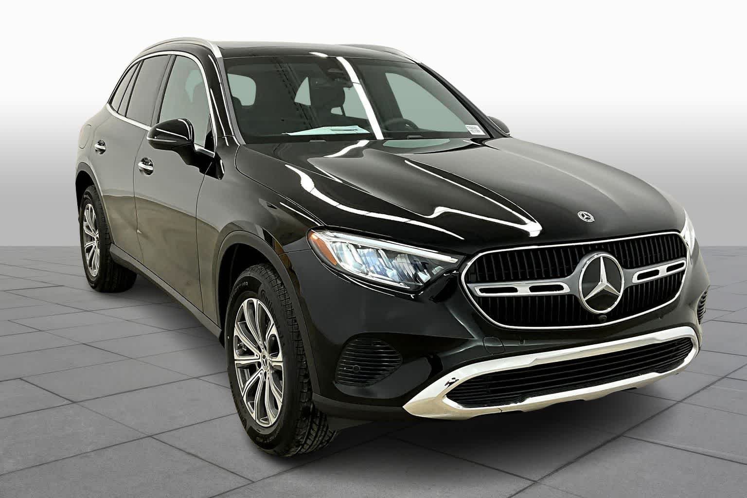 New 2026 Black Mercedes-Benz GLC 300 image 2