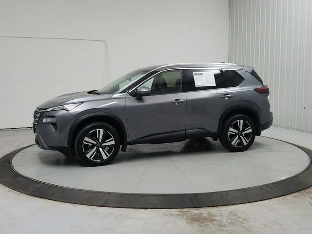 Used 2025 Gray Nissan SL image 5