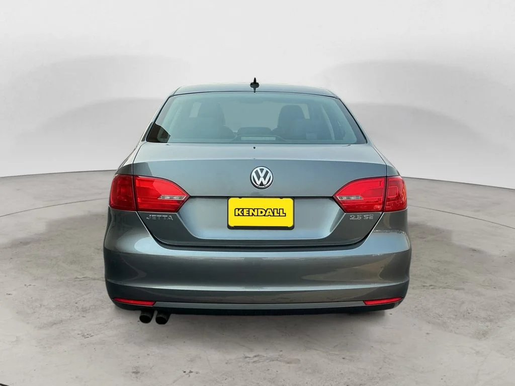 Used 2012 Gray Volkswagen 2.5L SE image 6