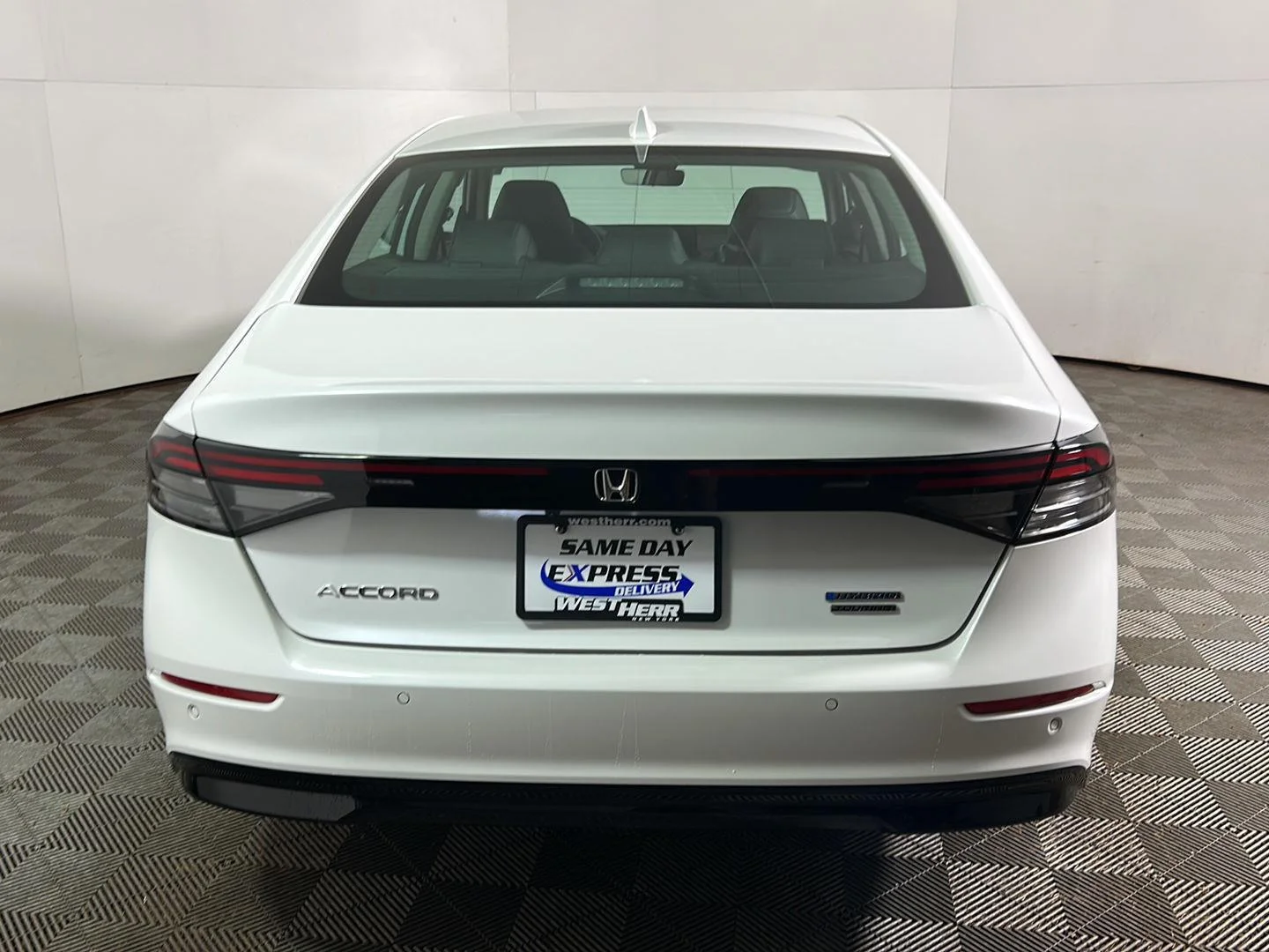 Used 2023 Platinum White Pearl Honda Touring image 7