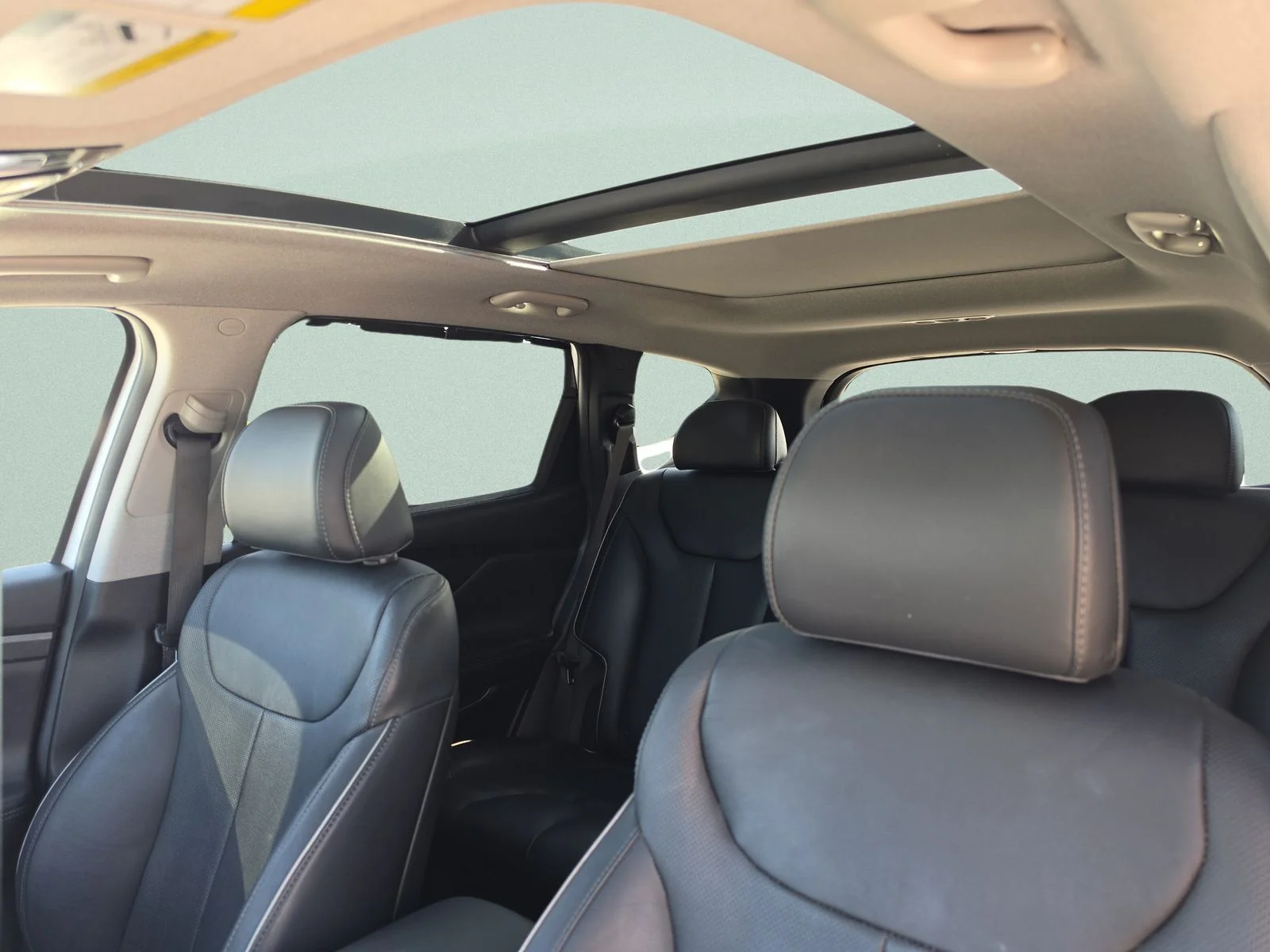 Used 2023 White Hyundai Limited image 24