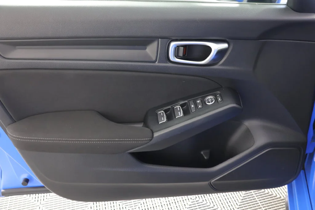 Used 2025 Boost Blue Pearl Honda Sport image 23
