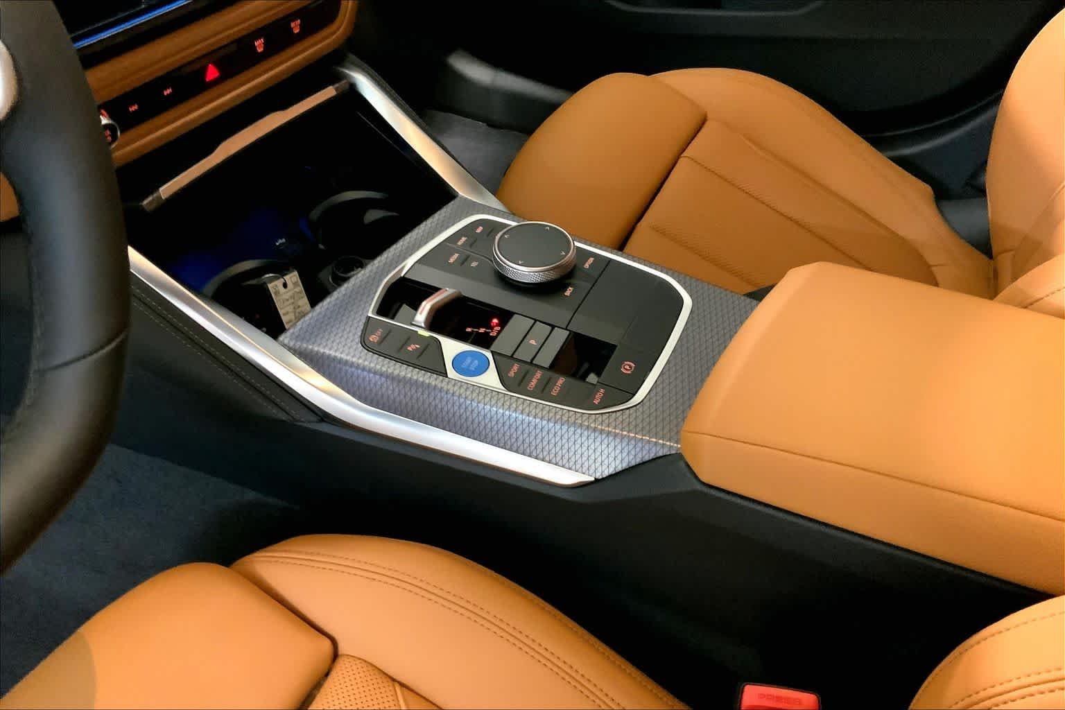 New 2026 Mineral White Metallic BMW xDrive40 image 7
