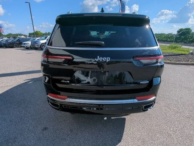 Certified Used 2023 Black Jeep Summit image 9