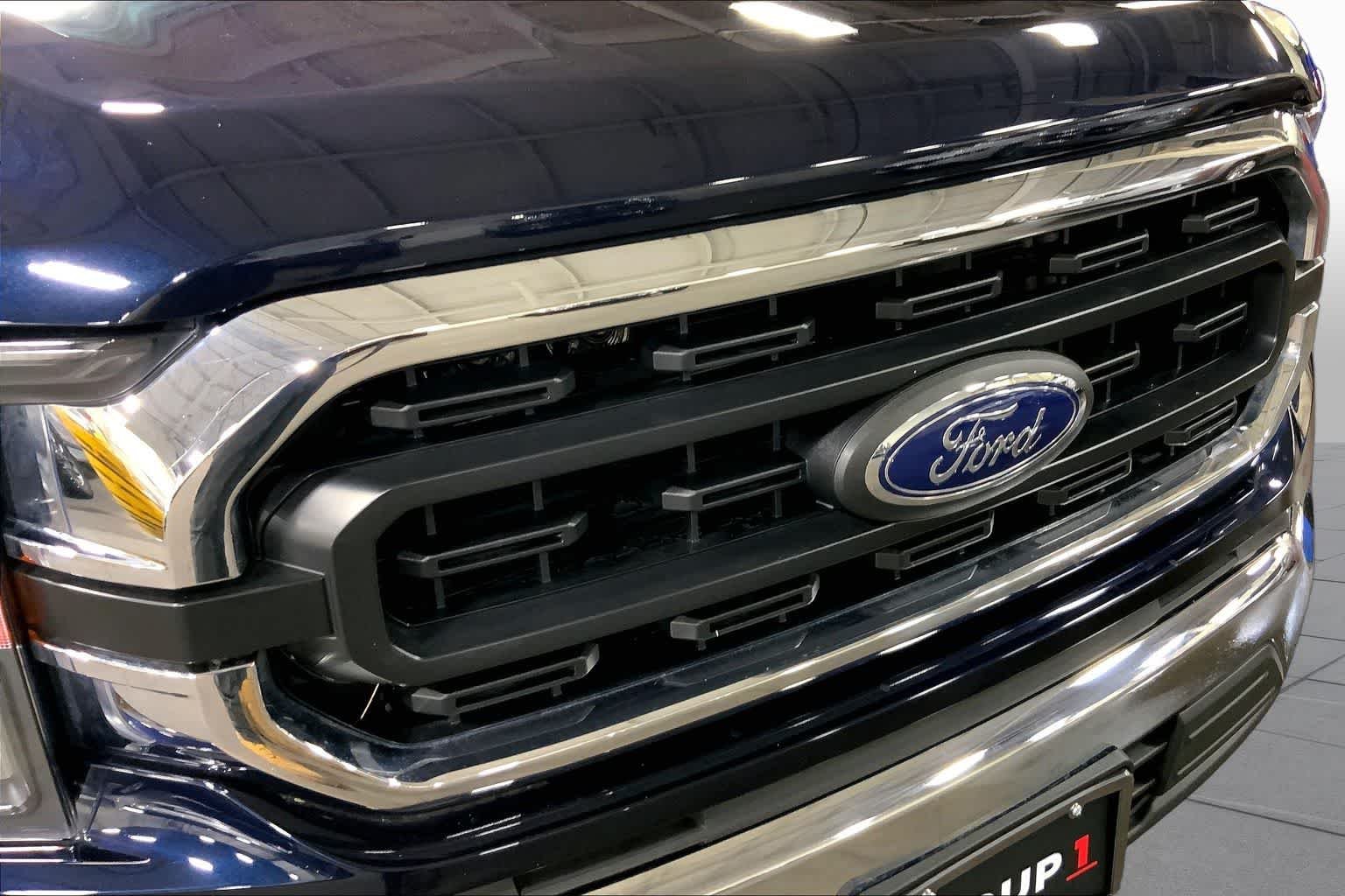Used 2023 Antimatter Blue Metallic Ford XLT image 25