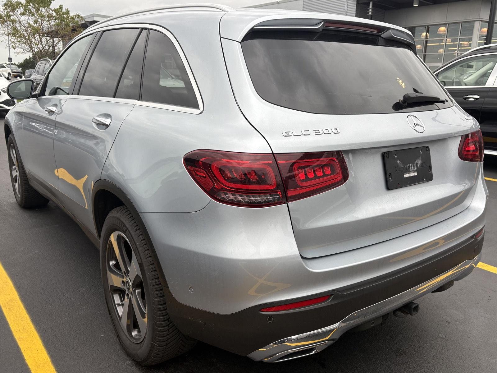Used 2022 Cirrus Silver Metallic Mercedes-Benz GLC 300 image 4