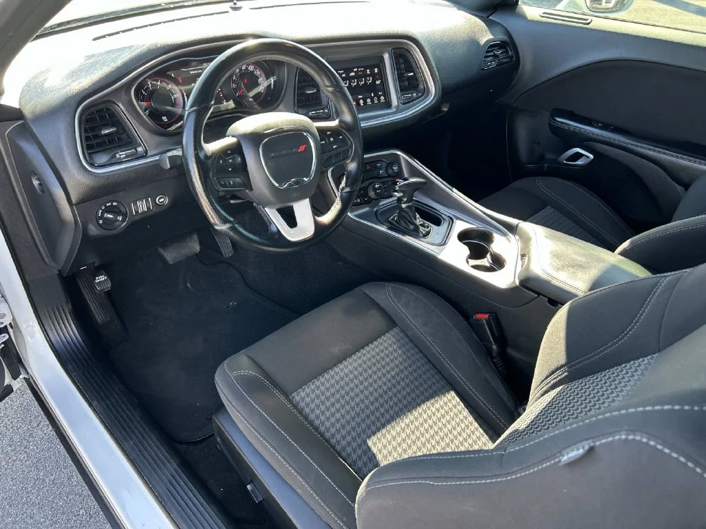 Used 2021 White Dodge SXT image 11