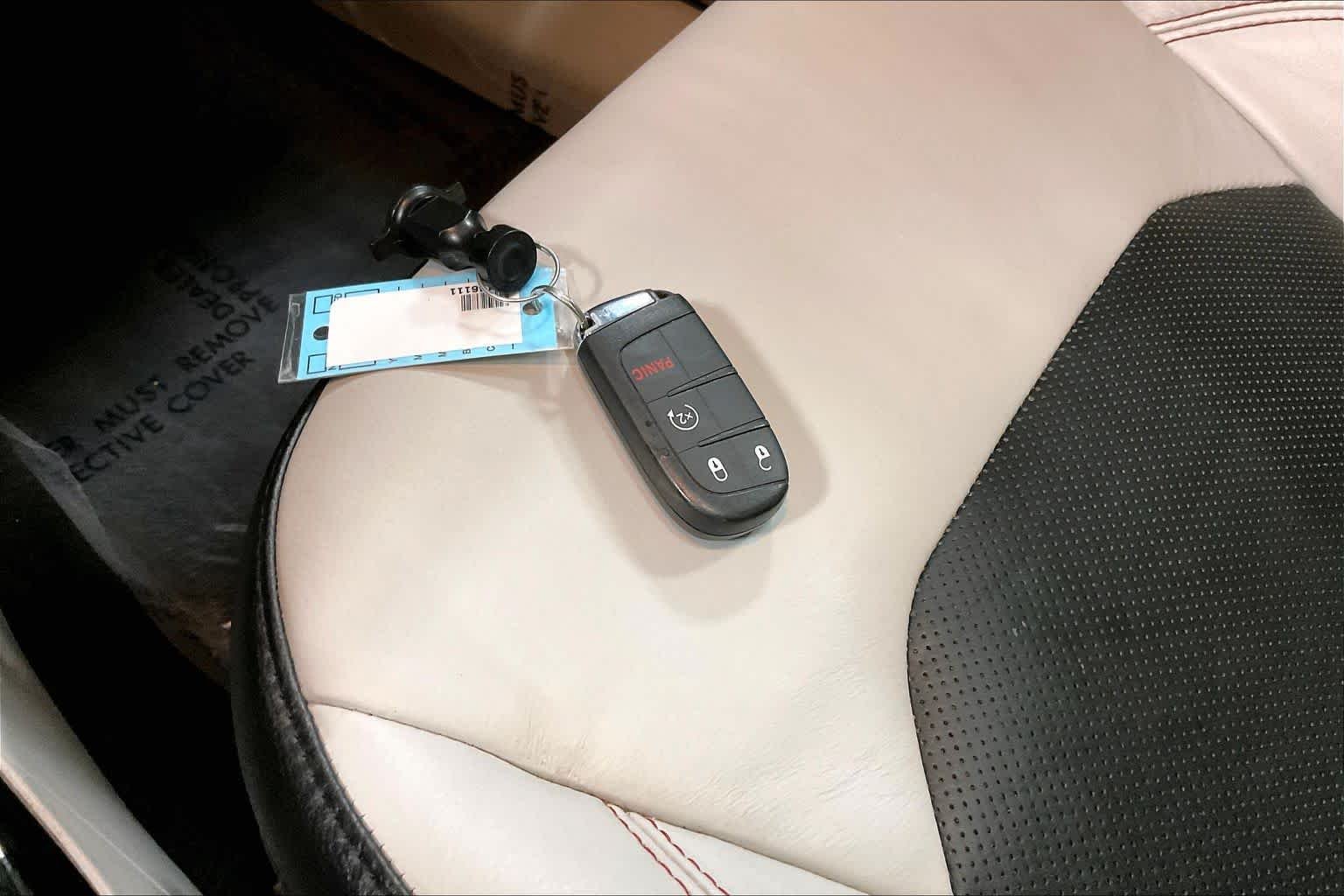 Used 2018 Redline Pearlcoat Jeep Limited image 15