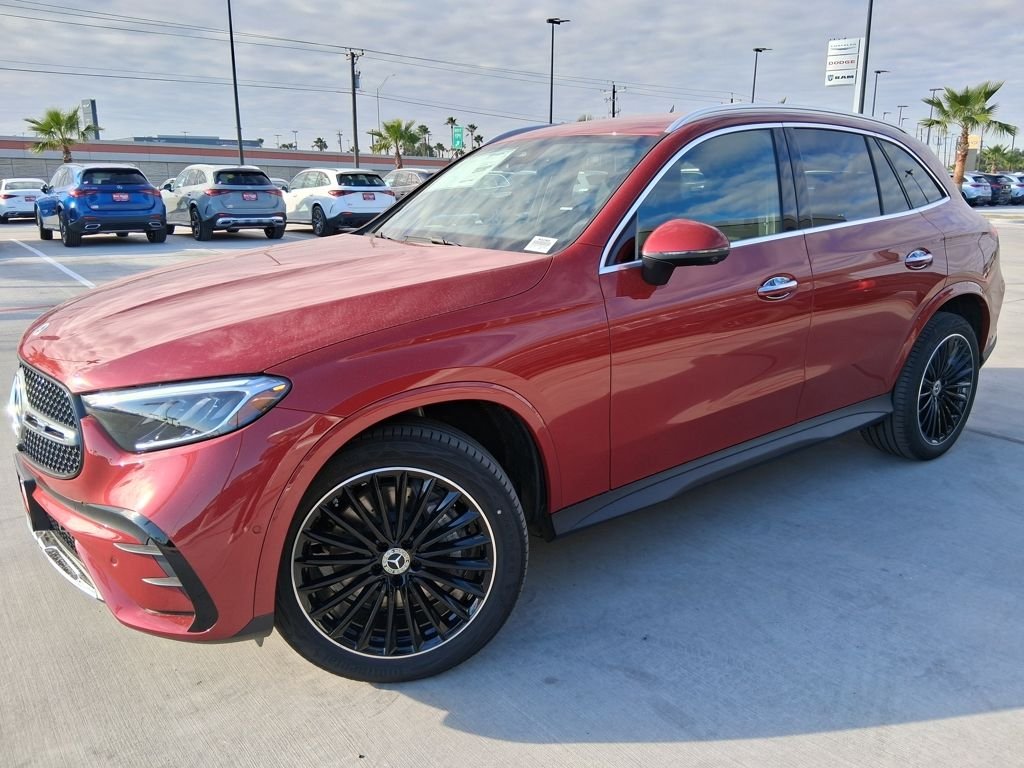 New 2026 MANUFAKTUR Patagonia Red Metallic Mercedes-Benz GLC 300 image 3