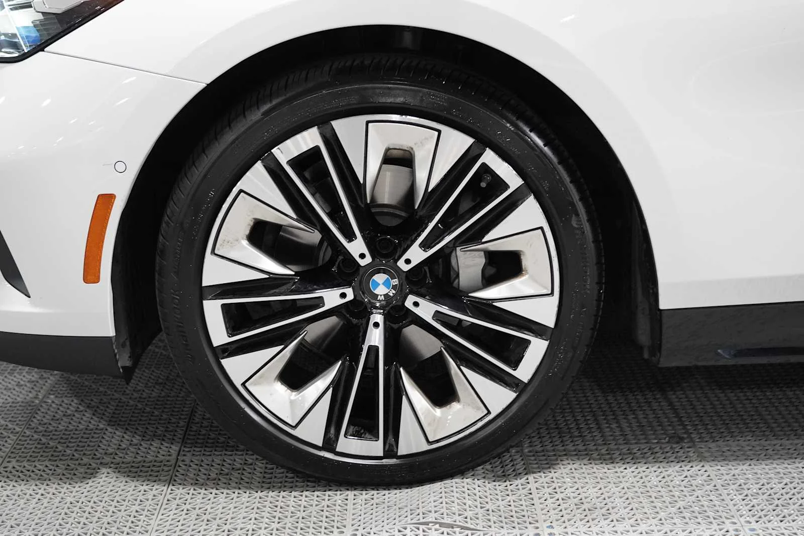 Used 2026 Mineral White Metallic BMW 530i image 8