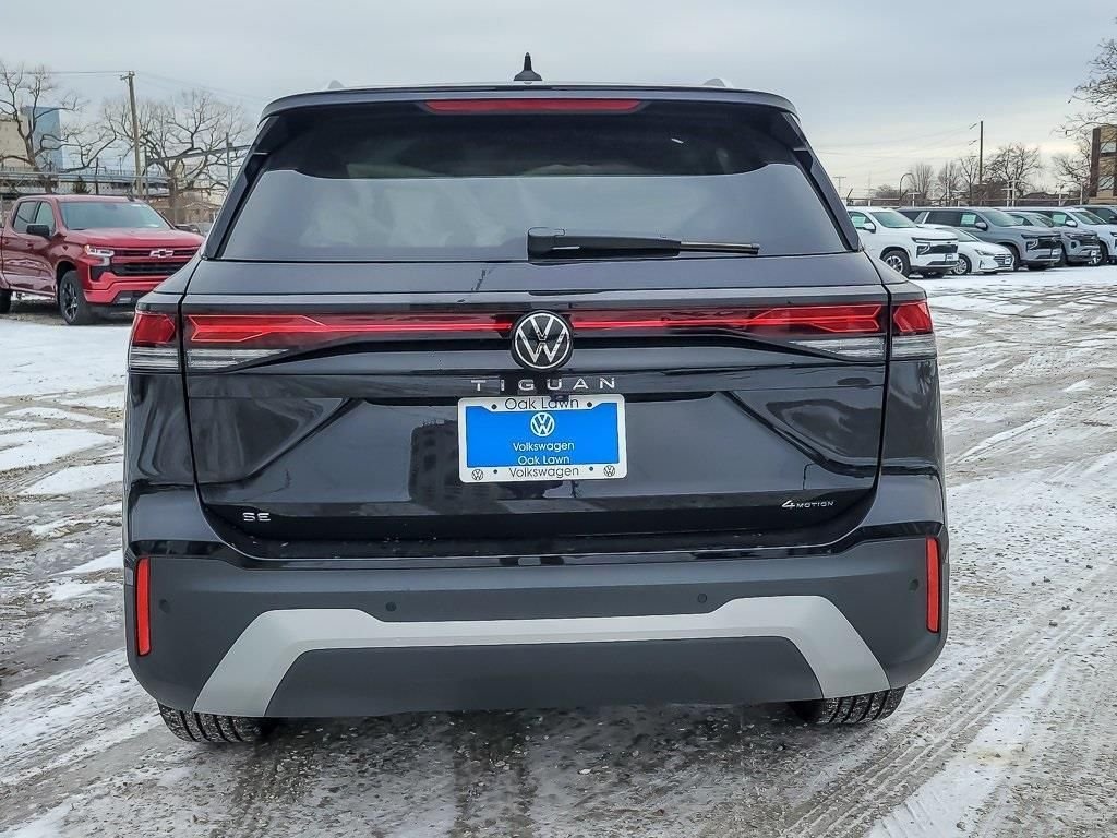 New 2026 Deep Black Pearl Volkswagen 2.0T SE image 4