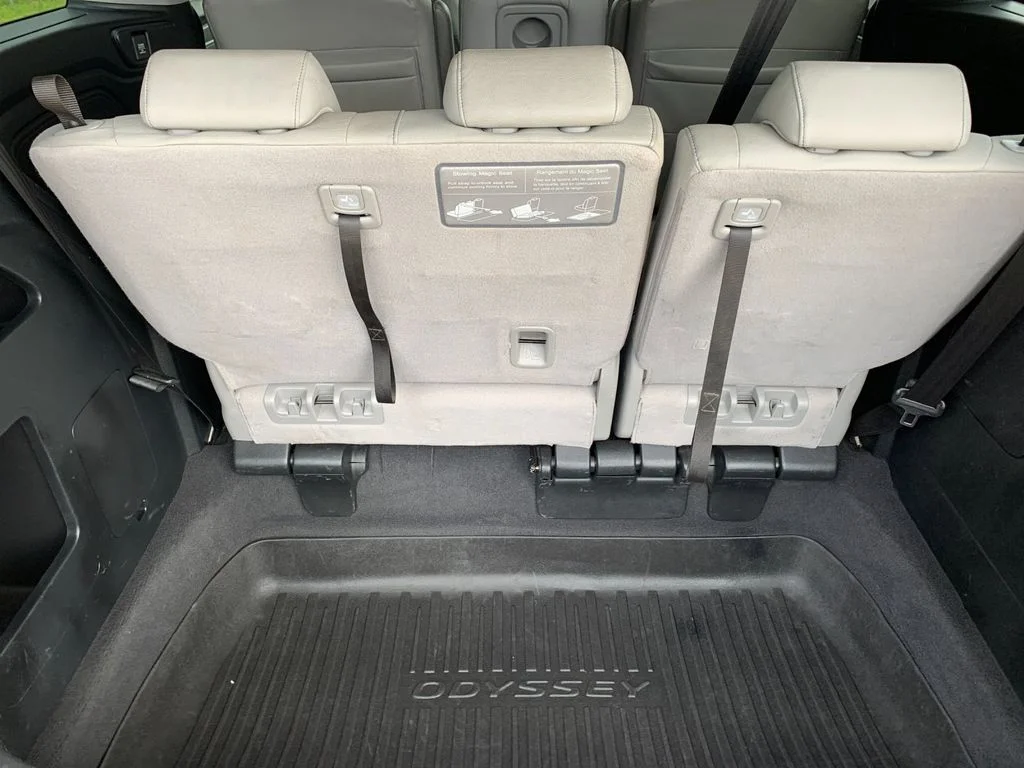 Used 2022 Silver Honda EX-L image 19