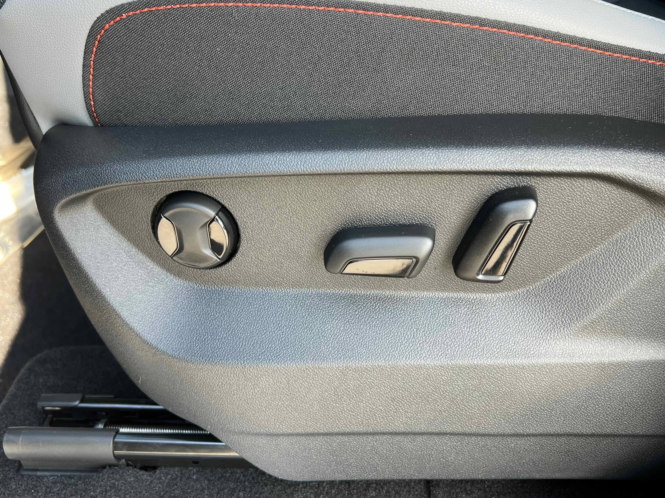 New 2026 Deep Black Volkswagen 2.0T Peak Edition image 18