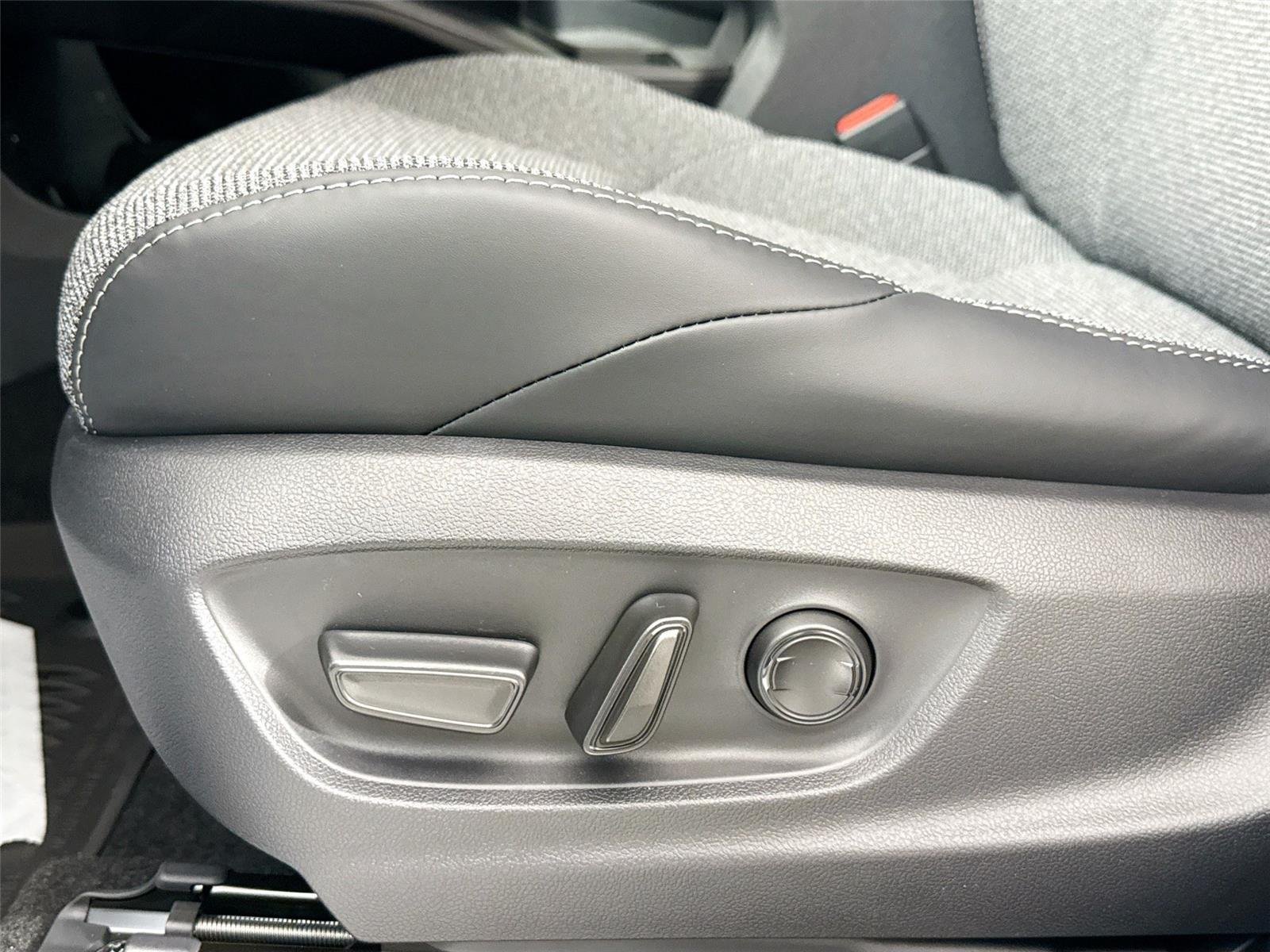 New 2026 Wind Chill Pearl Toyota XLE image 30