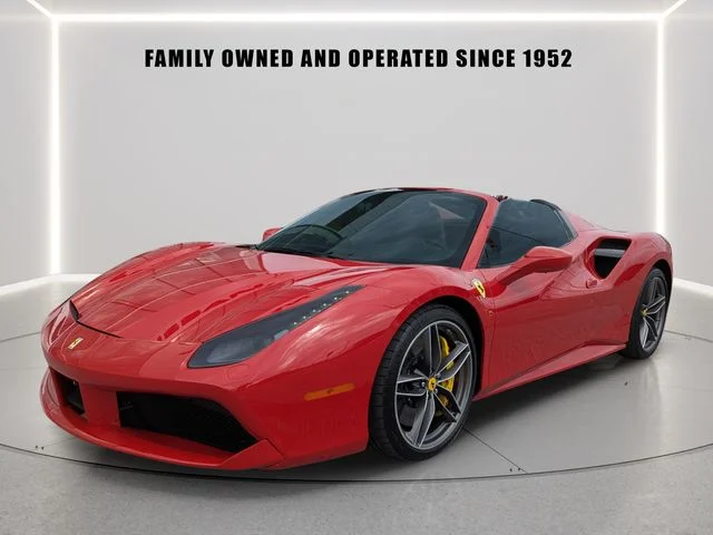 Used 2018  Ferrari Base image 8