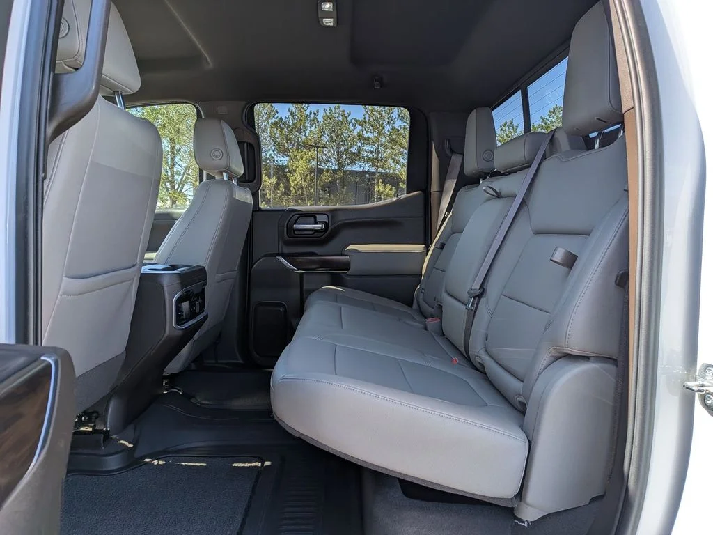 Used 2021 WHITE FROST TRICOAT GMC SLT image 19