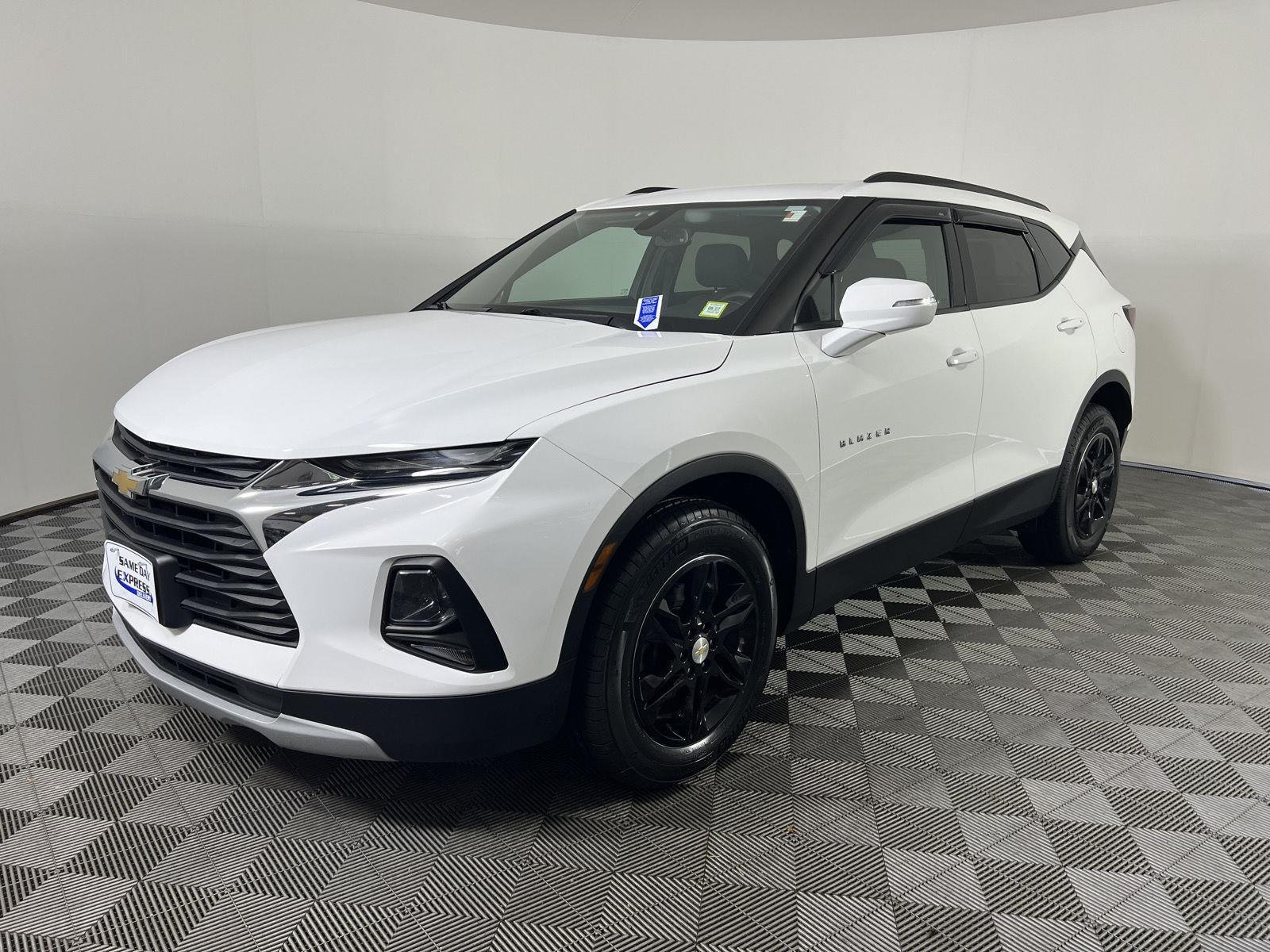 Used 2020 Summit White Chevrolet LT image 30