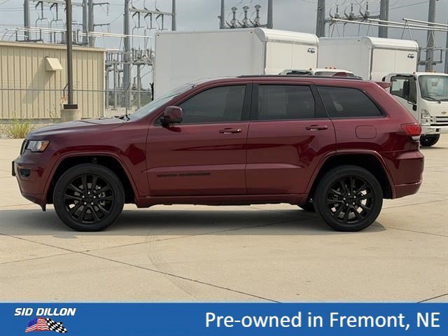 Used 2020 Velvet Red Pearlcoat Jeep Altitude image 8
