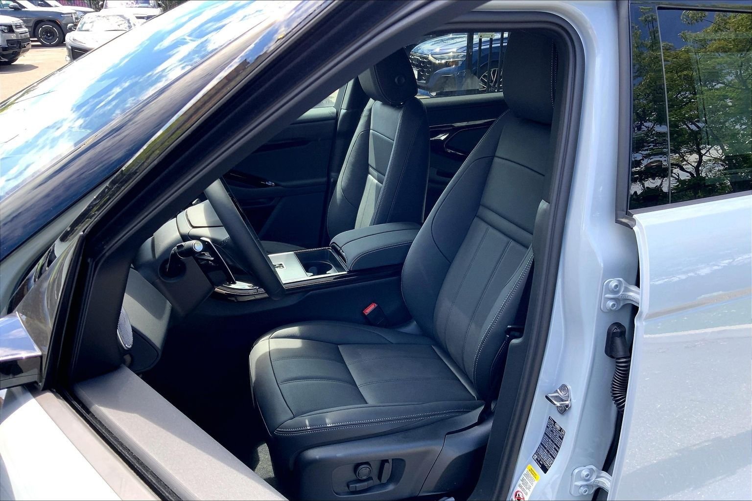 New 2026 Arroios Grey Land Rover Hoxton Edition image 9