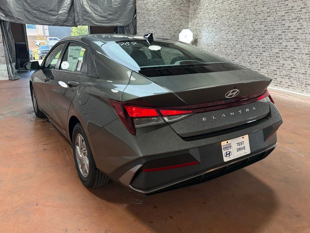 New 2026 Amazon Gray Hyundai SE image 5