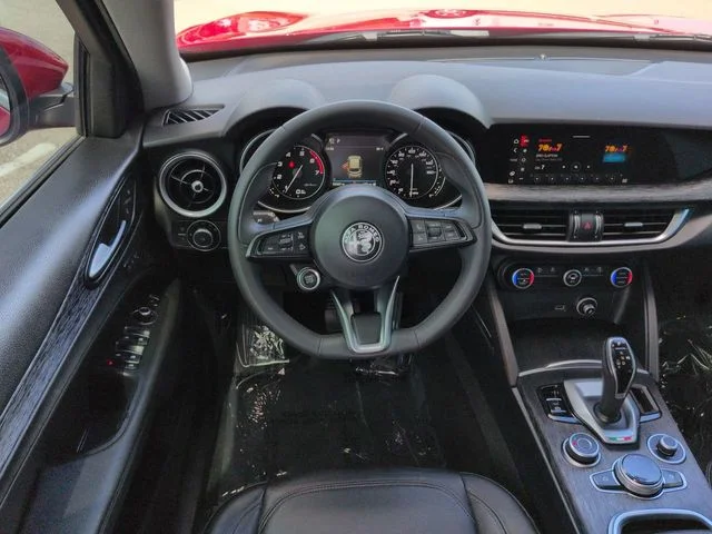 Used 2020 Alfa Rosso Alfa Romeo Base image 16