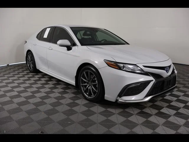 Used 2022 White Toyota XSE image 7