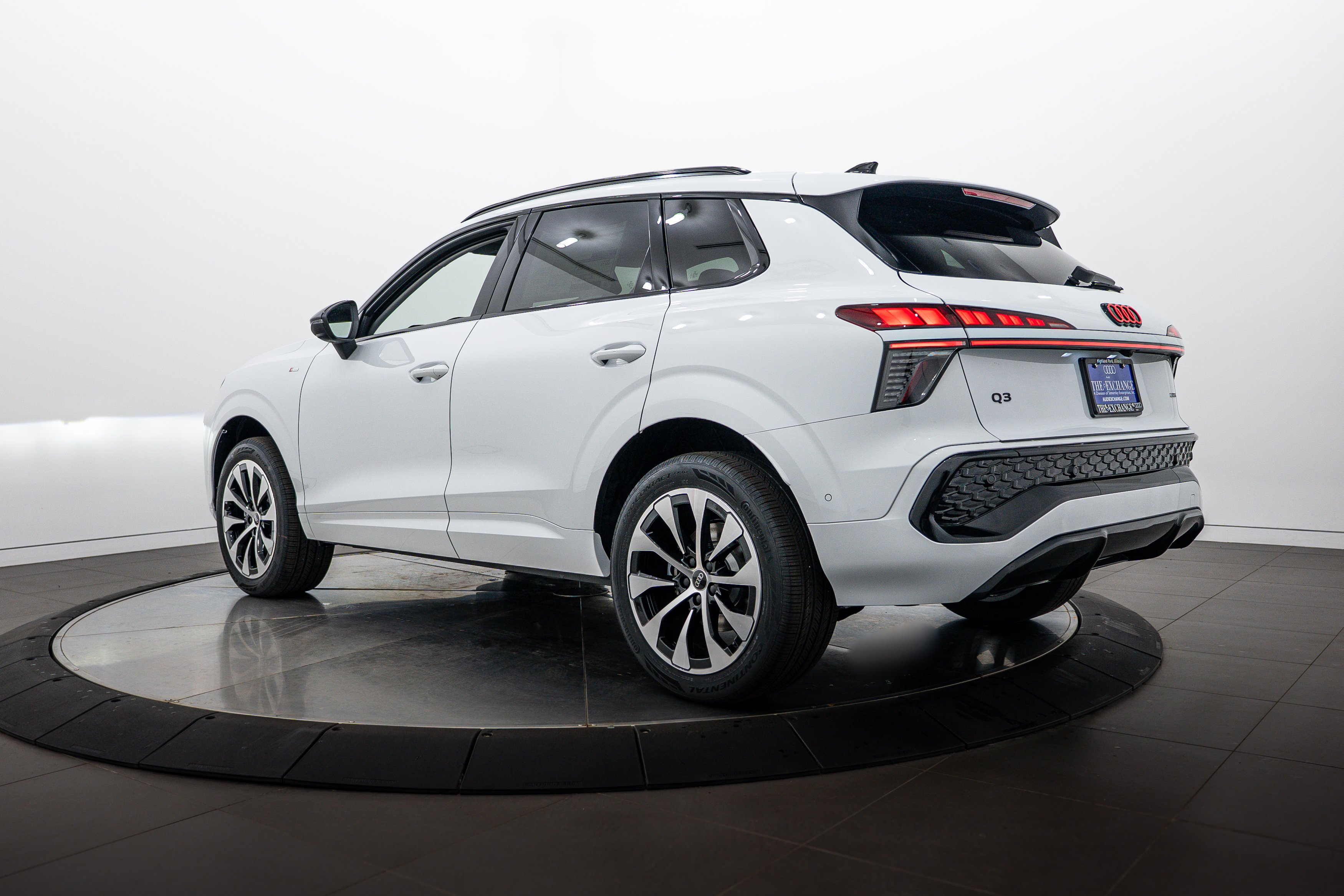 New 2026 Glacier White Audi S line image 5