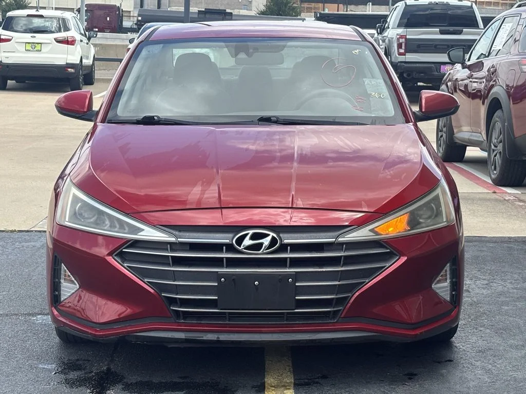 Used 2020 Red Hyundai SE image 14