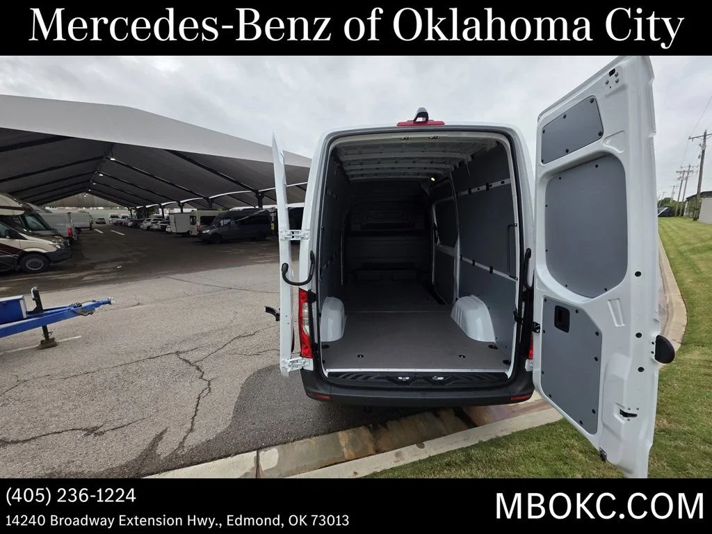 New 2026 Arctic White Mercedes-Benz Cargo 144 WB image 23