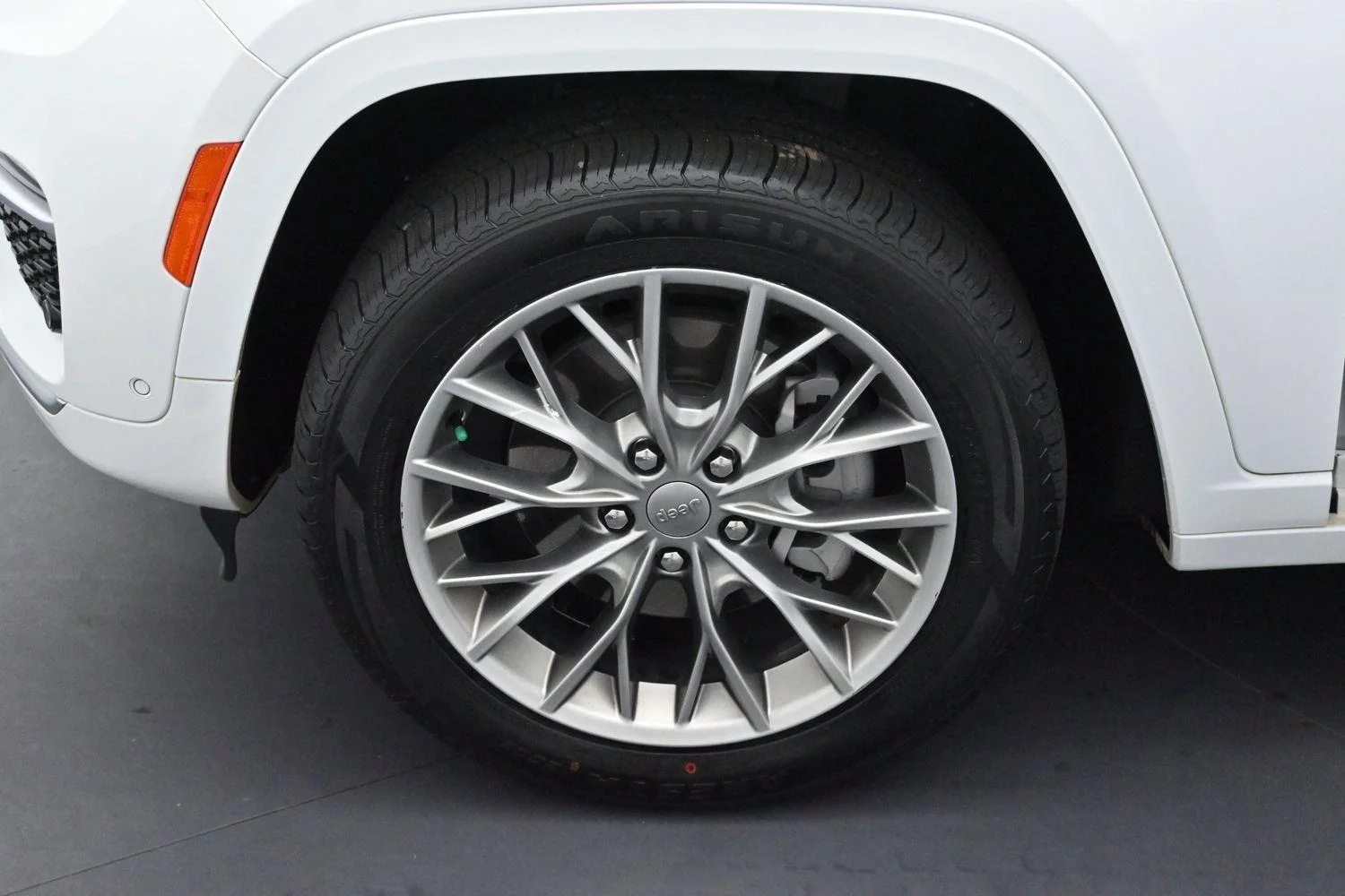 Used 2022 Bright White Clearcoat Jeep Summit image 37