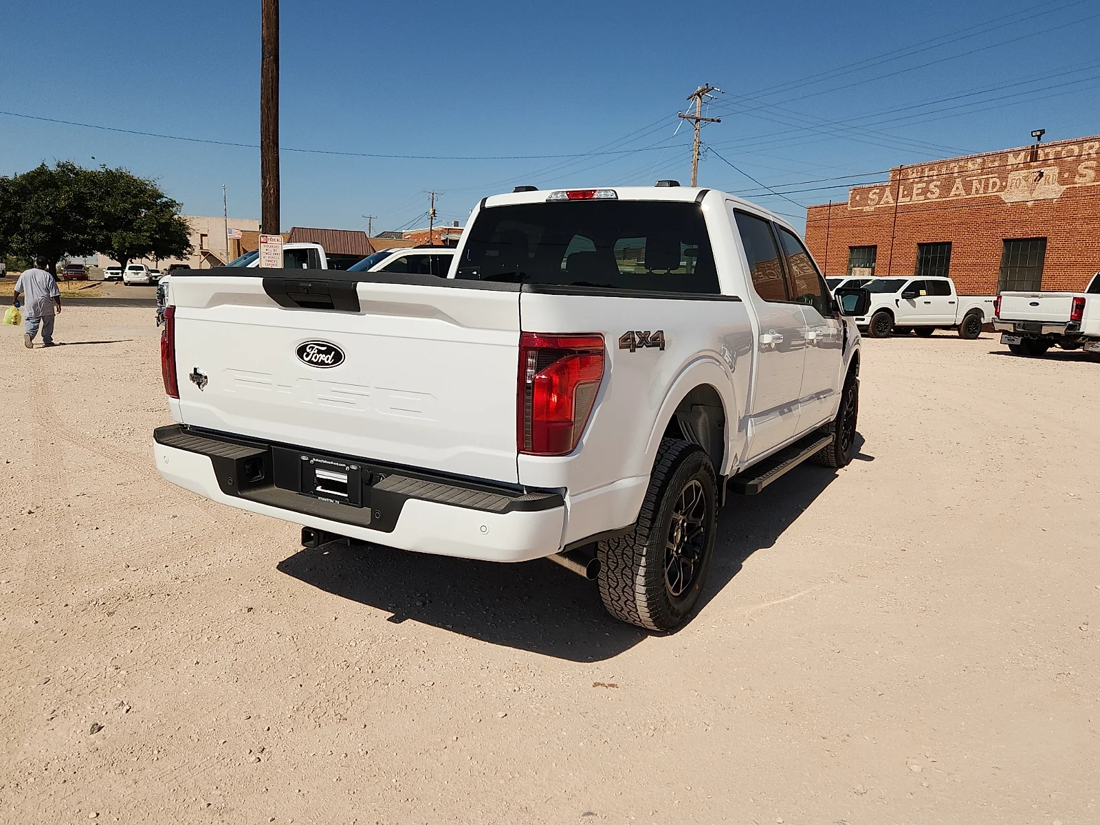 New 2026 Oxford White Ford XLT image 7
