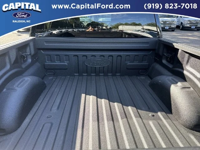 Used 2023 Black Ford XLT image 16