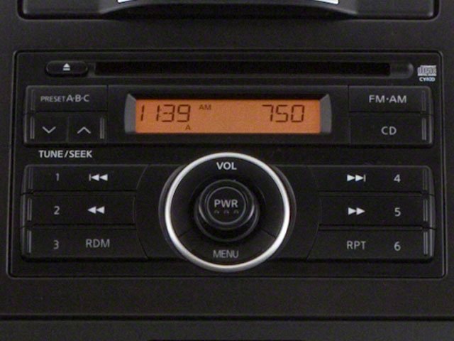 Used 2010 Brilliant Silver Metallic Nissan 1.6 image 13