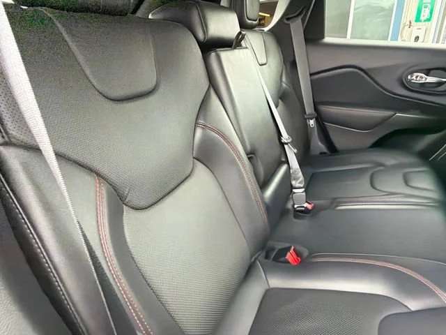 Used 2021 Granite Crystal Metallic Clearcoat Jeep Trailhawk image 13