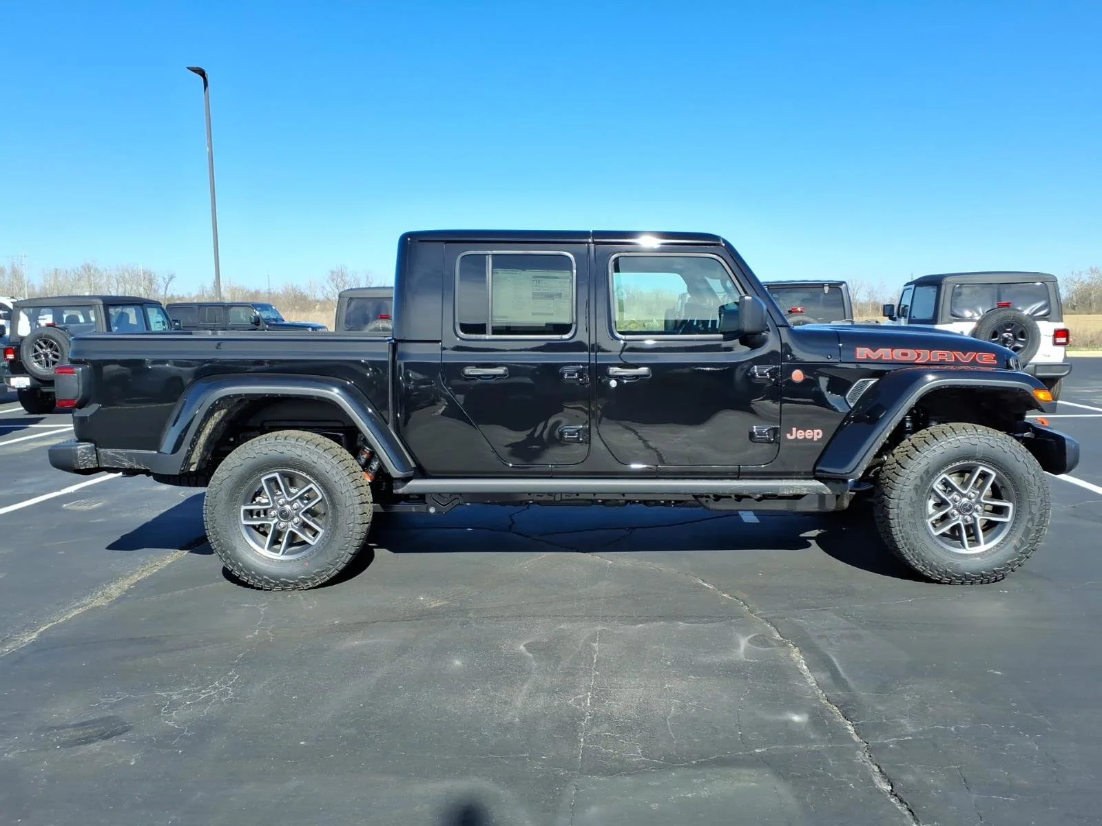 New 2026 Black Clear-Coat Exterior Paint Jeep Mojave image 18