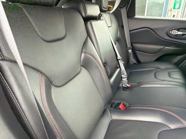Used 2021 Granite Crystal Metallic Clearcoat Jeep Trailhawk image 13