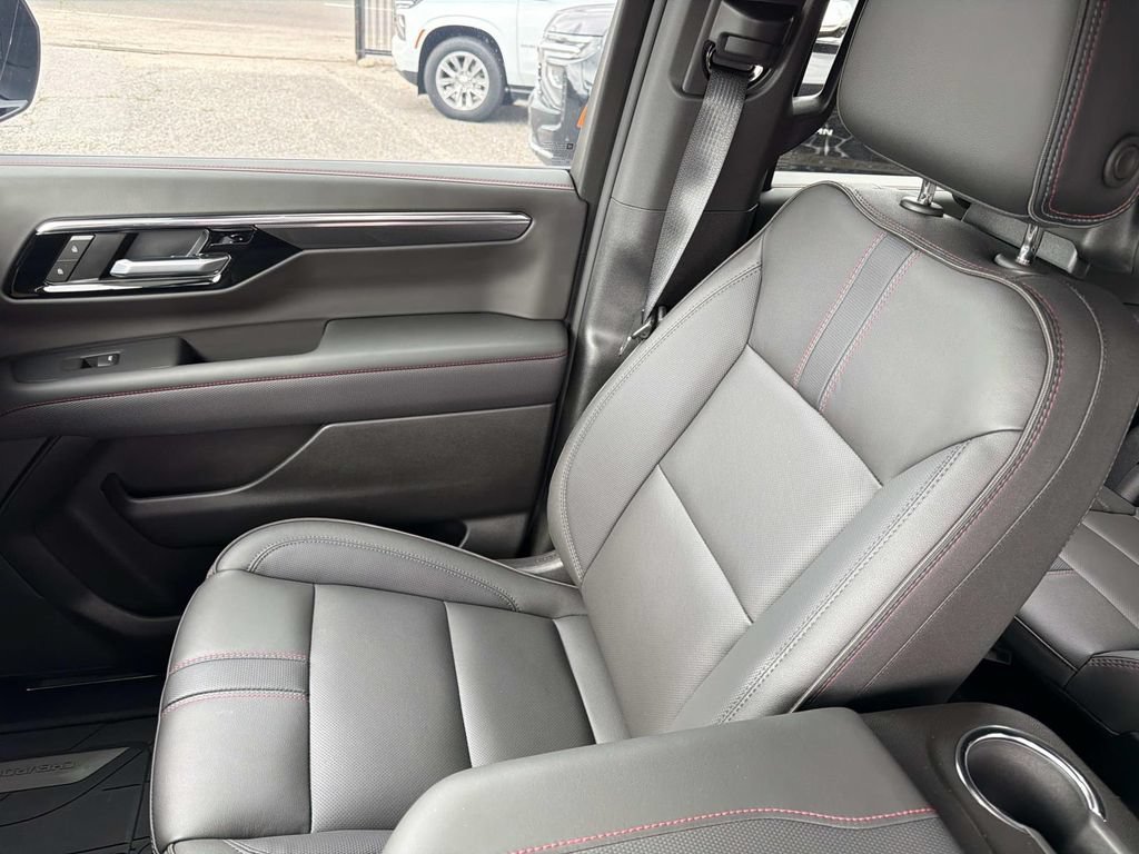 2026 Chevrolet Suburban RST - Photo 47
