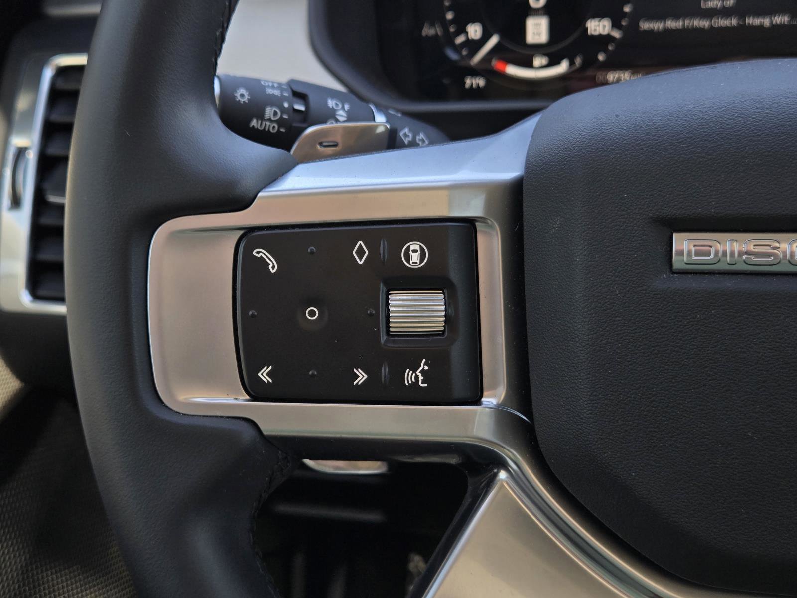 Used 2025 Fuji White Land Rover Dynamic SE image 15