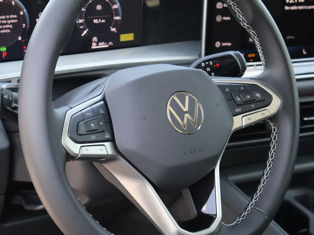 New 2026 White Volkswagen 2.0T SE image 3