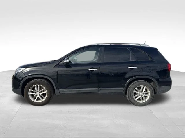 Used 2015 Black Kia LX image 6