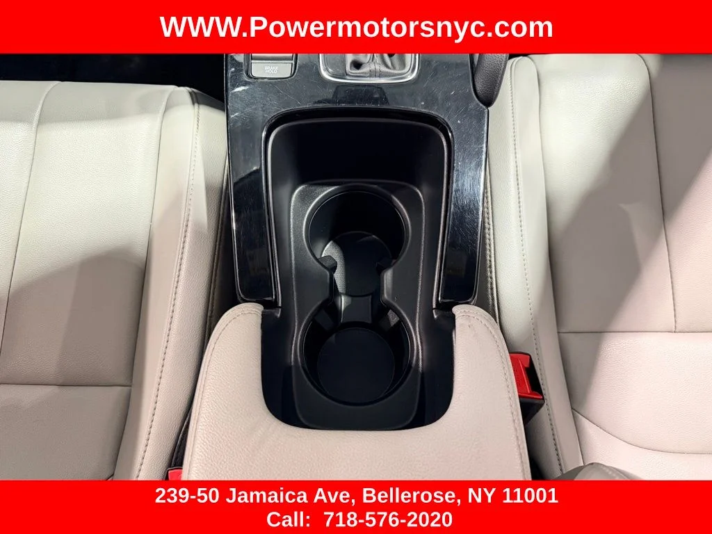 Used 2023 White Acura Base image 31