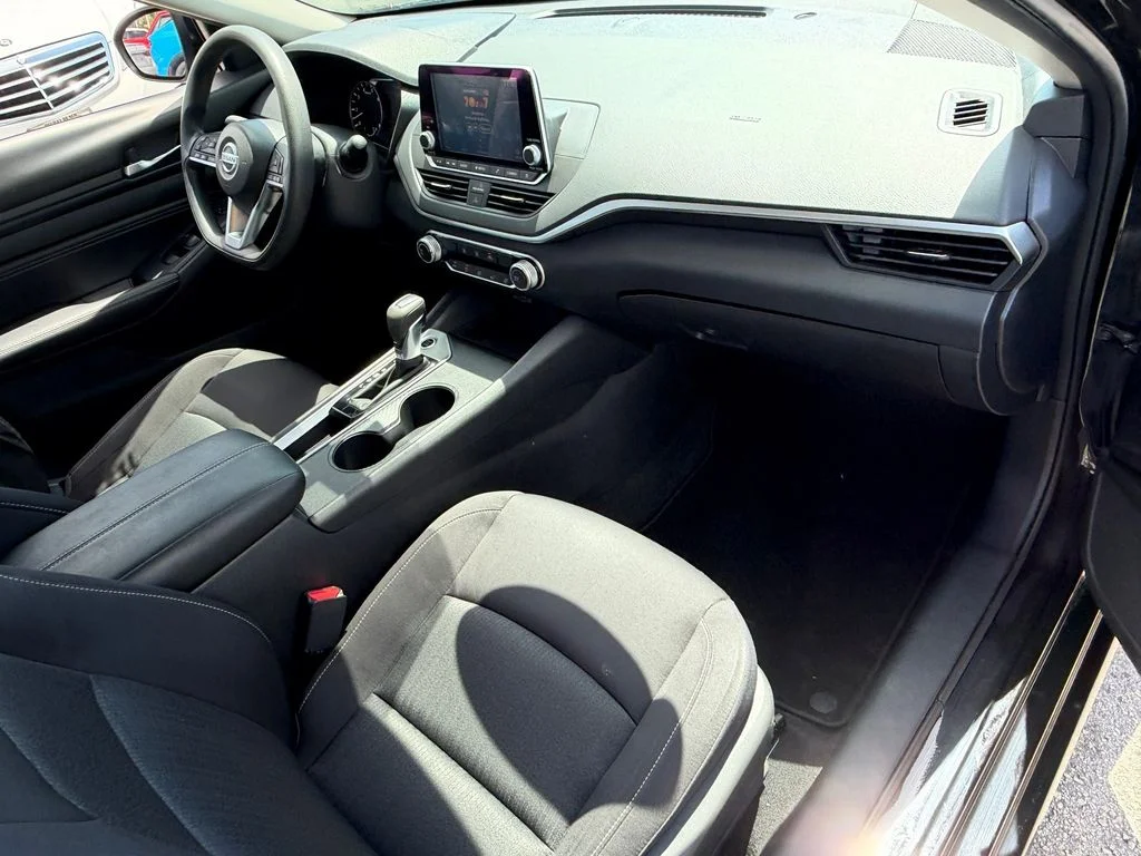 Certified Used 2020 Black Nissan 2.5 S image 18