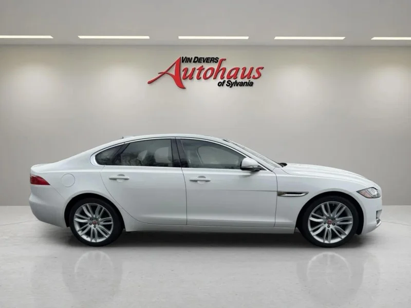 2018 Jaguar XF Prestige - Photo 9